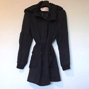 Befunny Brand Black Trench Coat with Classic Tailoring and Structured Silhouette